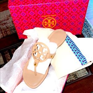 Tory Burch size 8 1/2 Very cute Sandel!!!